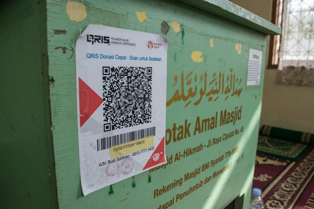 Lima Pola Manipulasi Kode di Gerai, Kotak Amal, hingga Layar Ponsel