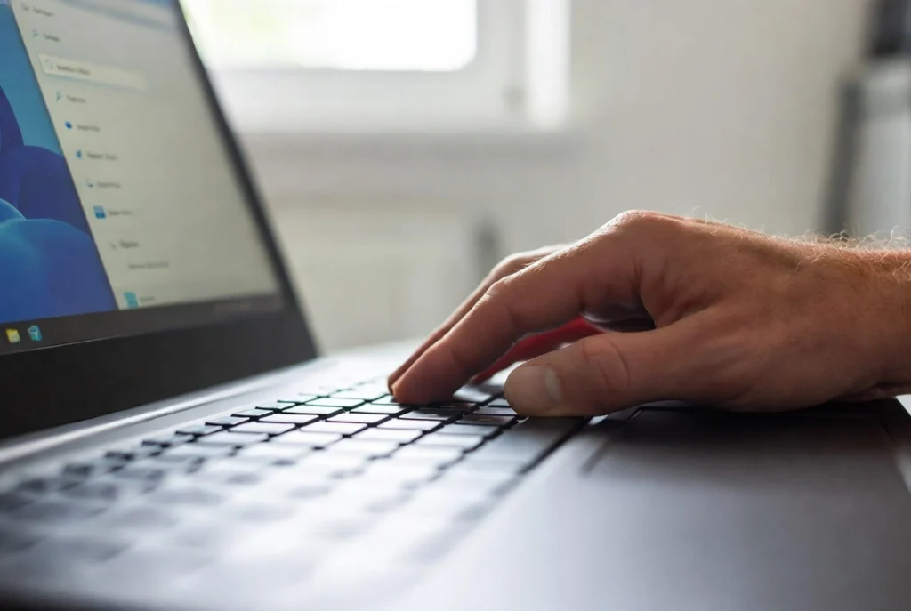Cara melihat spesifikasi laptop lewat Settings dan This PC