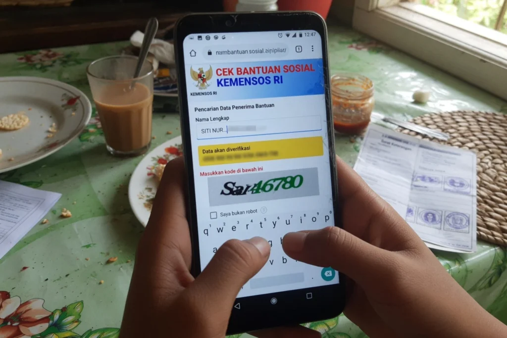 Langkah cek bansos kemensos go id lewat browser HP