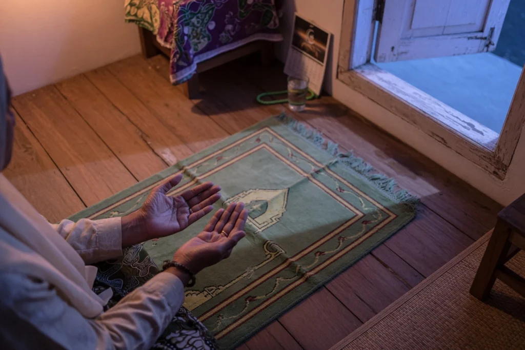 Niat sholat subuh dua rakaat