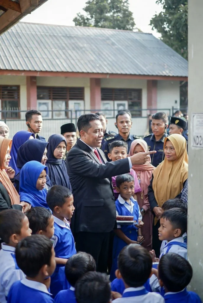 Farhan Pasang Badan Demi Kelancaran Proses